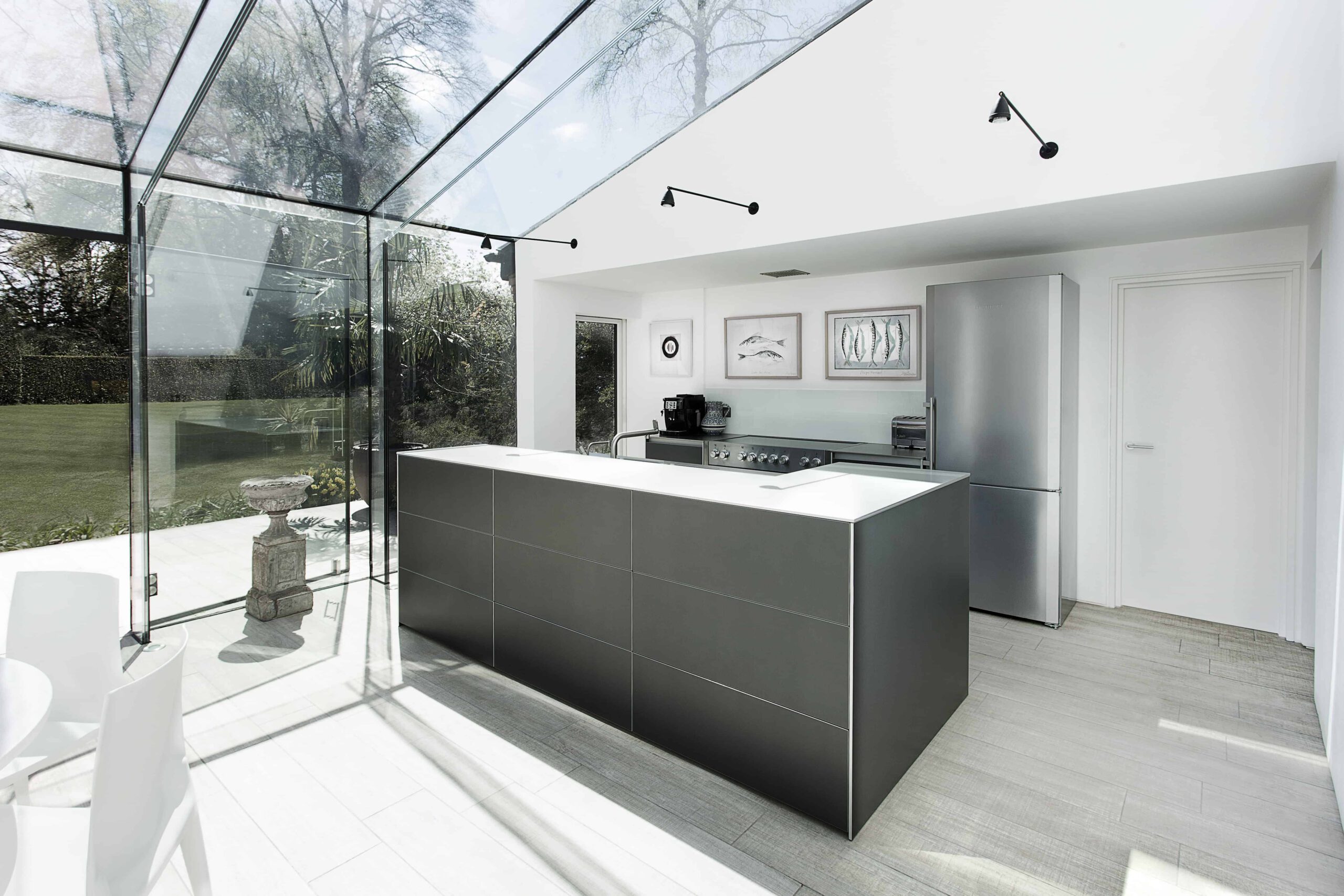 GlasSpace kitchen with frameless glass facade